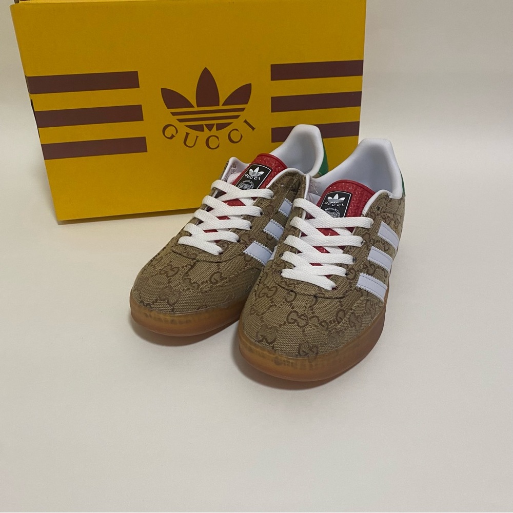 Gucci Monogram Sneakers with Red and Blue Stripes - Picture 3 of 8